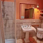 Dom wakacyjny Spacious In With Pool