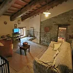 Dom wakacyjny Spacious In With Pool *