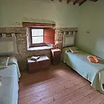 Dom wakacyjny Spacious In With Pool Apecchio