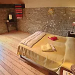 Spacious In With Pool * Apecchio