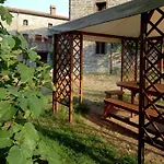 Dom wakacyjny Spacious In With Pool Apecchio