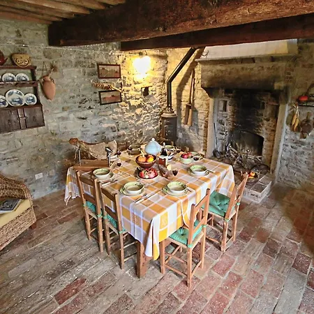 Spacious In With Pool Apecchio