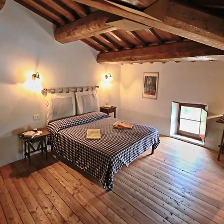 Spacious In With Pool Hébergement de vacances